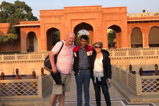 From Delhi: Full Day TajMahal & Agra Fort with 5 Star Lunch - What you get besides transport: guide context, water, and tickets (mostly)