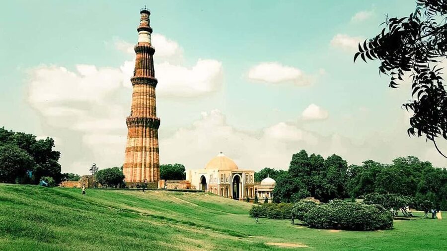 From Delhi: Golden Triangle Tour to Agra & Jaipur - 5 Days - Day 4 Jaipur: Amber Fort, Jal Mahal, Hawa Mahal area sights, and Jantar Mantar