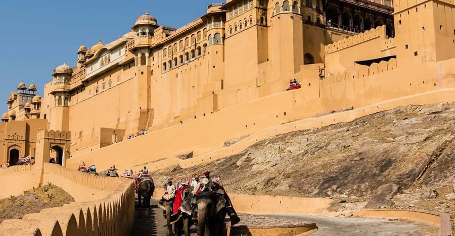 From Delhi: Jaipur Private Full-Day Guided Tour - City Palace: where royal residence meets a museum stop