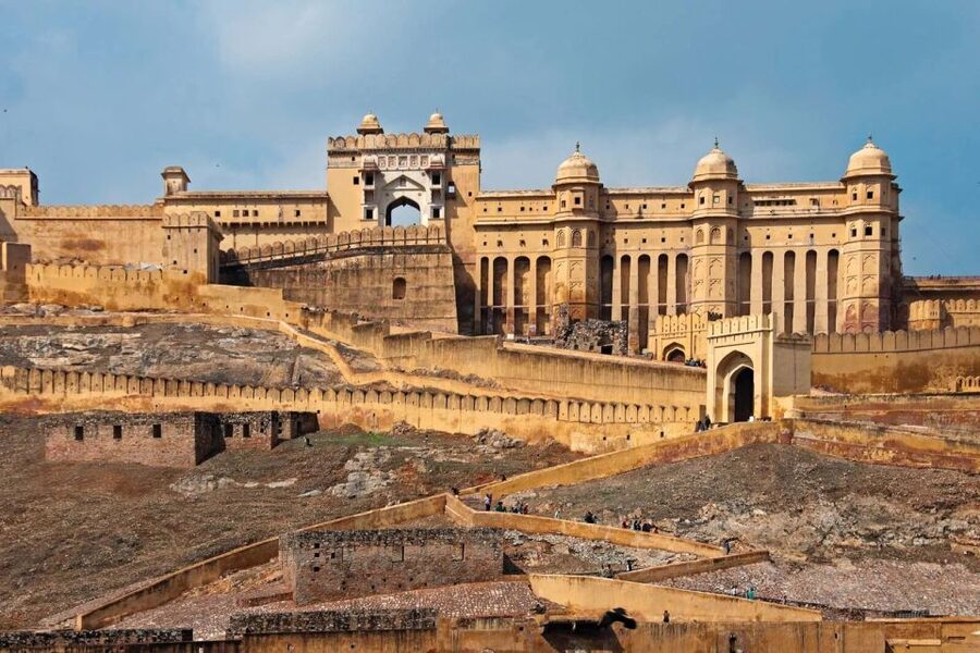 From Delhi: Jaipur Private Tour with Guide & Hotel Pickup - Hawa Mahal photo stop: 900+ windows and the breeze concept