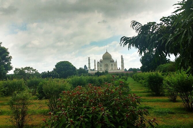 From Delhi : Luxury Taj Mahal Tour By Luxury Car- All Inclusive - The Art Emporio: Embroidery, Carpets, Jewelry, and How to Shop Smart