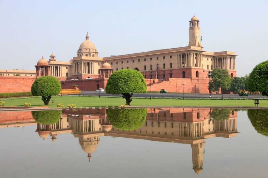 From Delhi: Old & New Delhi Layover Half or Full-Day Tour - Bangla Sahib to Humayun’s Tomb: faith, gardens, and timing