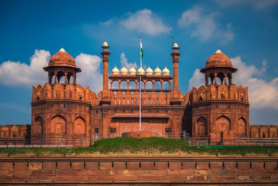 From Delhi: Old & New Delhi Layover Half or Full-Day Tour - Lotus Temple and Qutb Minar in the same day