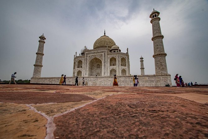 From Delhi: Private One Day Taj Mahal and Agra Tour by Car - Lunch in Agra: buffet and options you should confirm