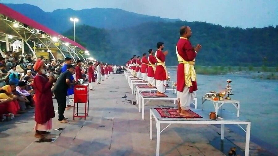 From Delhi: Private Rishikesh and Haridwar Day Tour by Car - Rishikesh after Haridwar: why it’s the “gateway to the Himalayas”