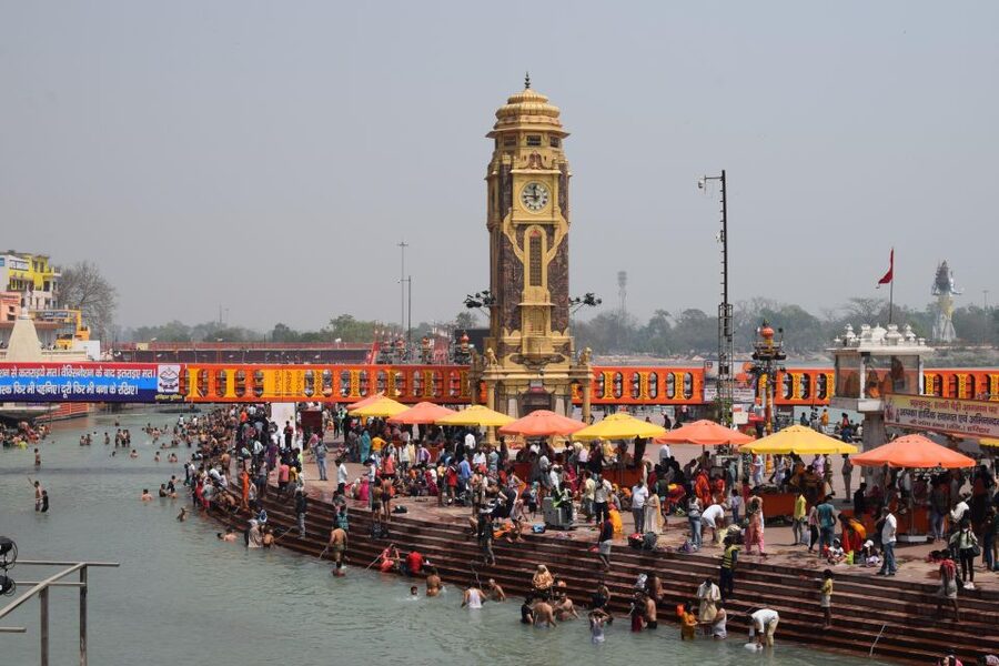 From Delhi: Private Rishikesh and Haridwar Day Tour by Car - Triveni Ghat: river ritual plus a modern riverside scene