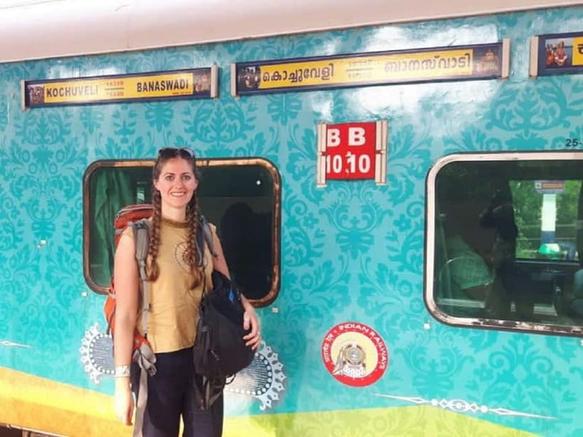 From Delhi: Private Taj Mahal & Agra Tour By SuperFast Train - Agra Fort: Mughal Power in Red Sandstone