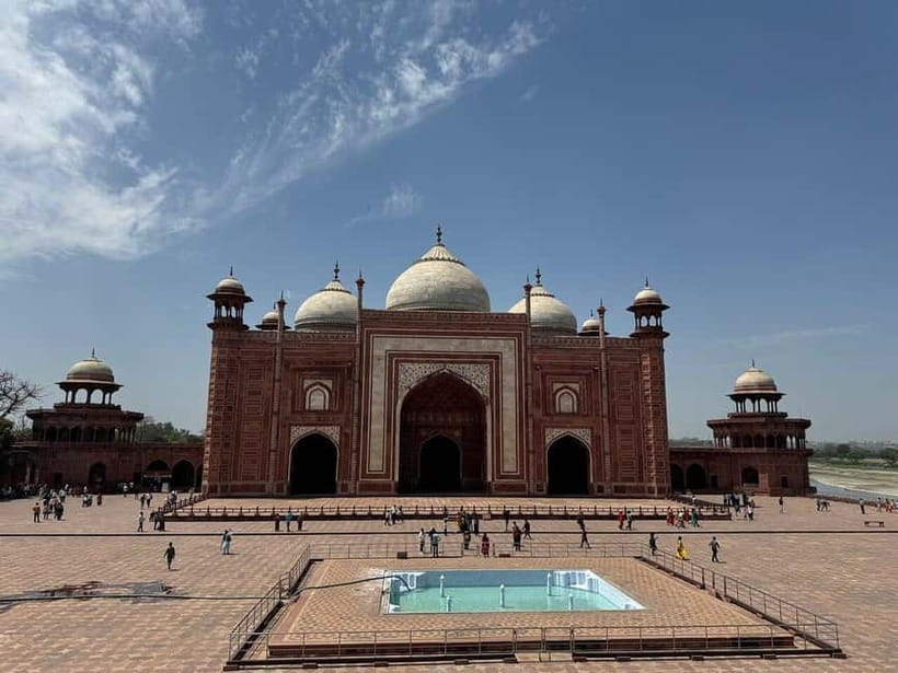 From Delhi: Private Taj Mahal Day Tour By Car and Driver - Why this Delhi-to-Agra day tour works (especially at sunrise)