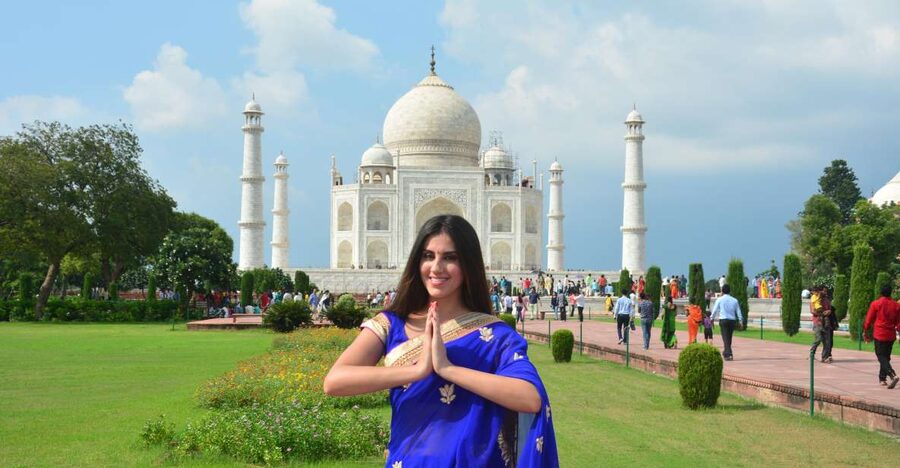 From Delhi: Private Taj Mahal Day Tour By Car and Driver - Agra’s breakfast stop at Bon Barbecue: plan for the meal either way