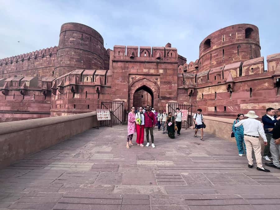 From Delhi: Private Taj Mahal Day Tour with Fast-Track Entry - What might be added on the way: craft stops and photo pressure