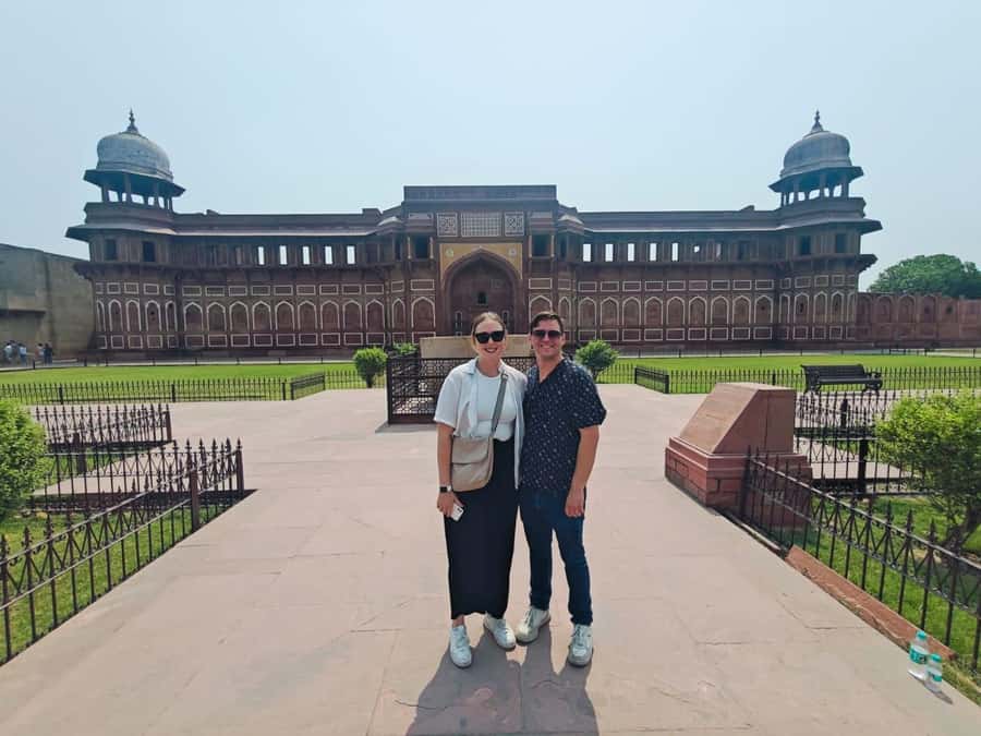 From Delhi: Private Taj Mahal Day Tour with Fast-Track Entry - Agra Fort: where the day stops being one building