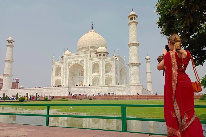 From Delhi: Private Taj Mahal Photoshoot in Indian Ethnic Attire - What the attire and dressing support adds to your day