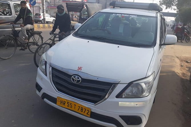 From Delhi: Private Transfers Cab To Jaipur with Agra Sightseeing - The Car Ride: Air-Conditioning, WiFi, and a Driver Who Can Communicate