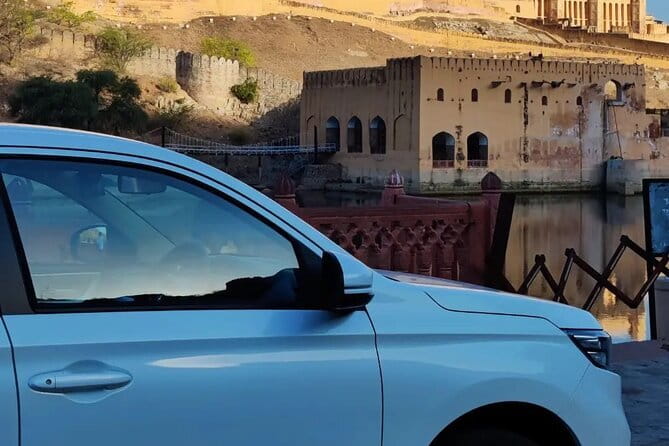 From Delhi: Private Transfers Cab To Jaipur with Agra Sightseeing - Agra Sightseeing on the Way: Taj Mahal and Agra Fort With a Real Guide