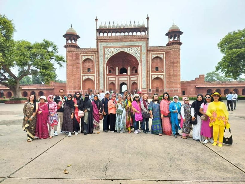From Delhi: Same Day Taj Mahal, Agra Day Tour By Car - Your Live Guide in Agra: What You Gain Beyond the Sights