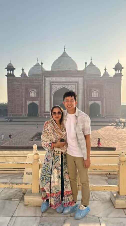 From Delhi: Same Day Taj Mahal Tour with lunch in 5 star - Taj Mahal at Its Best: History, Photo Angles, and the Guide’s “Secrets”