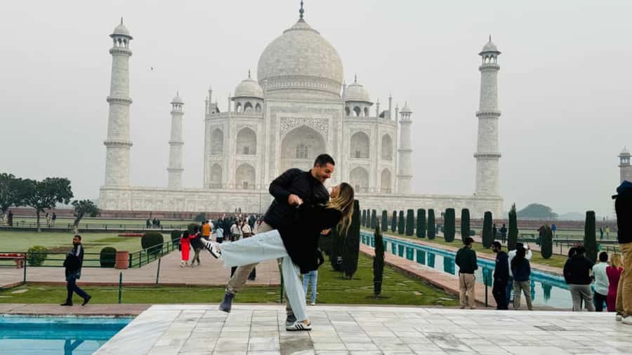 From Delhi: Same Day Taj Mahal Tour with lunch in 5 star - Sunrise vs Sunset Taj Mahal: Choosing Your Light and Your Wake-Up Call