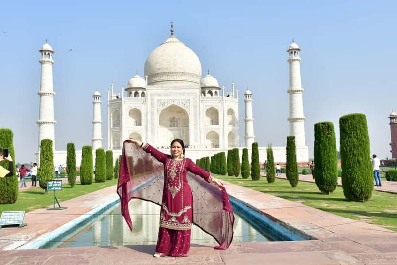 From Delhi: Same Day Taj Mahal Trip By India's Fastest Train - Guide support that actually helps on the ground