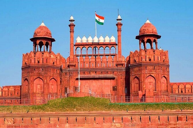 From Delhi: Skip the line Taj Mahal, Agra Tour by Express Train - Riding Gatimaan Express with AC comfort and onboard meals