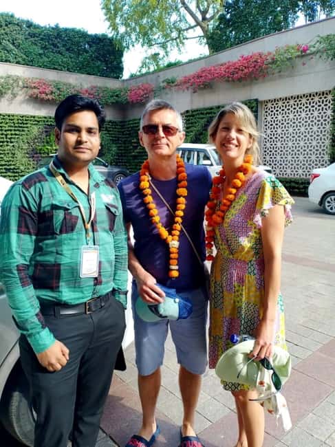 From Delhi: Sunrise Taj Mahal & Agra Tour with 5-Star Meal - 5-star hotel meal break: the value is the timing, not just the food