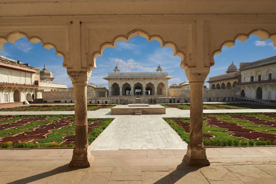 From Delhi: Taj Mahal & Agra City Tour By Gatiman Train - Delhi Pickup, Station Transfer, and Train Breakfast