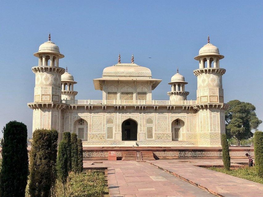 From Delhi: Taj Mahal & Agra Day Tour with Fatehpur Sikri - Guides can make or break Taj days: the names behind the smoothness