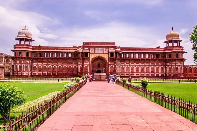 From Delhi: Taj Mahal & Agra Day Tour with Fatehpur Sikri - Skip-the-line Taj Mahal: the easiest win for your time