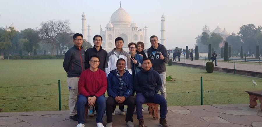 From Delhi: Taj Mahal & Agra Fort Day Trip by Express Train - Craft stops and photo-friendly moments: what might happen en route
