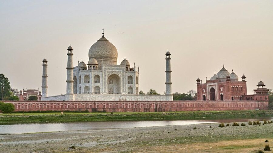 From Delhi: Taj Mahal & Agra Fort Private Tour with Options - Taj Mahal With a Guide Who Explains the Details People Miss