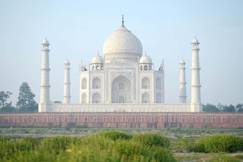 From Delhi: Taj Mahal, Agra & Mathura Tour by Car - Prem Mandir, Vrindavan: where the light does the storytelling