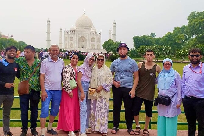 From Delhi: Taj Mahal & Agra Private Day Trip with Transfers - Agra Fort and the Mughal Empire: Akbar’s 1565 fortress in plain terms