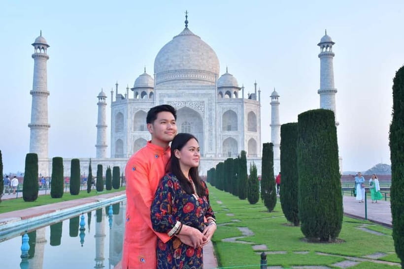 From Delhi: Taj Mahal & Agra Tour by Gatimaan Express Train - The return train: dinner included and the day ends on schedule