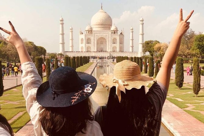 From Delhi: Taj Mahal and Agra tour by Superfast Train - The Taj Mahal stop: 3 hours, a guide story, and crowd control