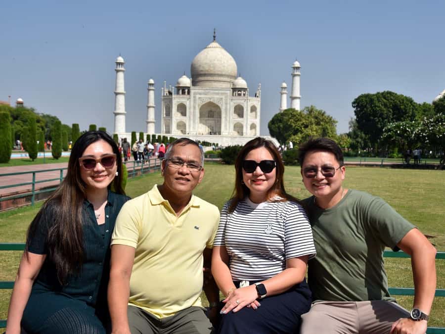 From Delhi: Taj Mahal and Baby Taj Skip-the-Line Tour by Car - Shah Jahan, optical illusions, and the details most people miss