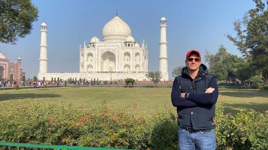 From Delhi: Taj Mahal Private Tour by Car with Entrance Fees - Agra Fort: Red Sandstone Views and Mughal-Era Power Rooms