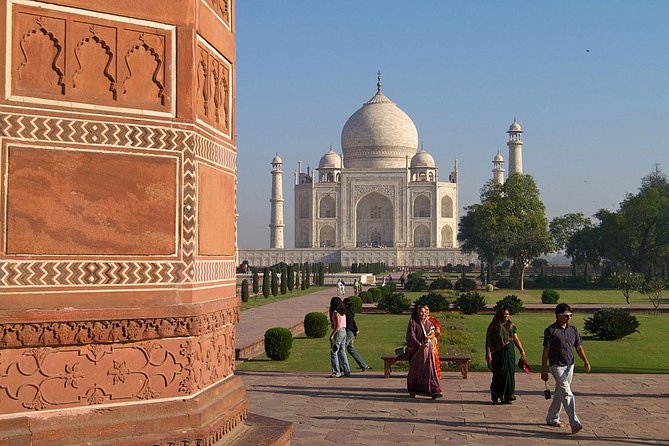 From Delhi: Taj Mahal & SOS Elephant Experience – Day Trip - Getting from Delhi to Agra without turning the day into a stress test