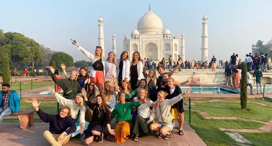 From Delhi: Taj Mahal Sunrise, Agra Fort & Baby Taj Day Tour - Getting the most from your guide on a tight schedule