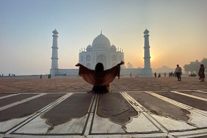 From Delhi: Taj Mahal Sunrise & Agra Handicraft Heritage Tour - Who this day trip fits best