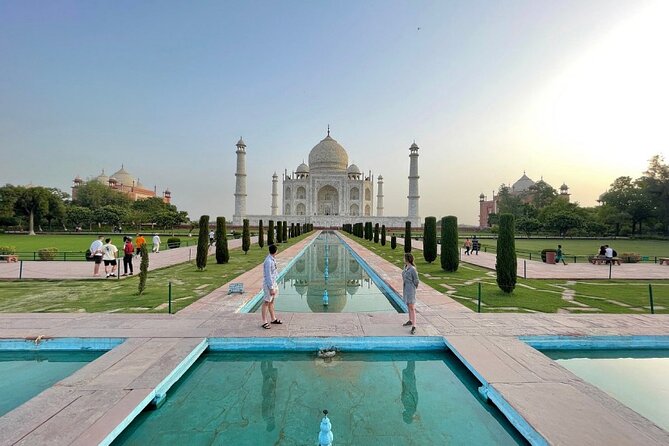 From Delhi: Taj Mahal Sunrise, Baby Taj & Agra Fort Private Tour - Agra Fort in 2 hours: where the Mughal story gets tense
