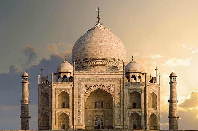 From Delhi to Taj Mahal and Agra Tour By Superfast Train - Inside the Taj Mahal: what a good guide changes