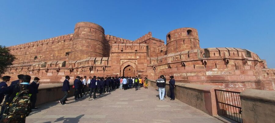 From Jaipur : Taj Mahal & Agra fort Tour and Drop Delhi - Guide Quality: Why the Human Part Matters Here