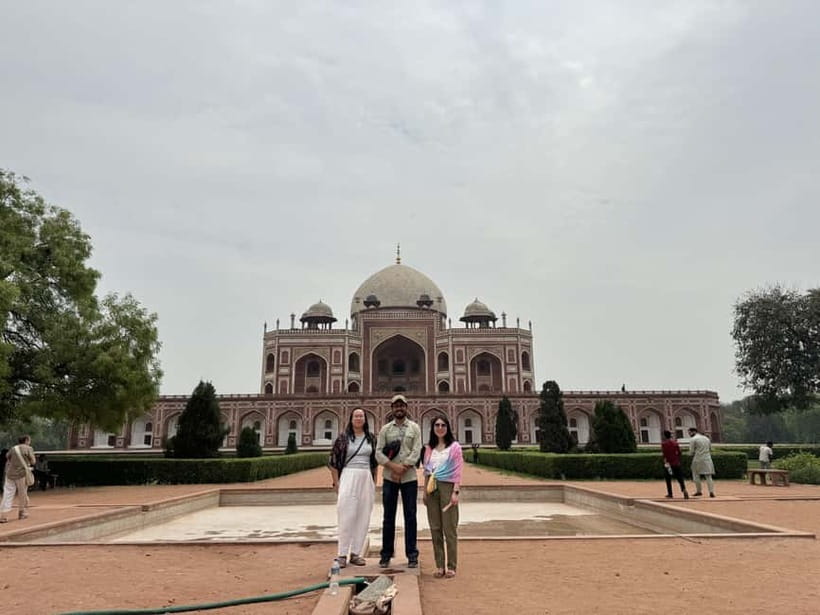 From New Delhi Airport : Guided Layover Old & New Delhi Tour - Old Delhi’s opening act: Jama Masjid with guided context