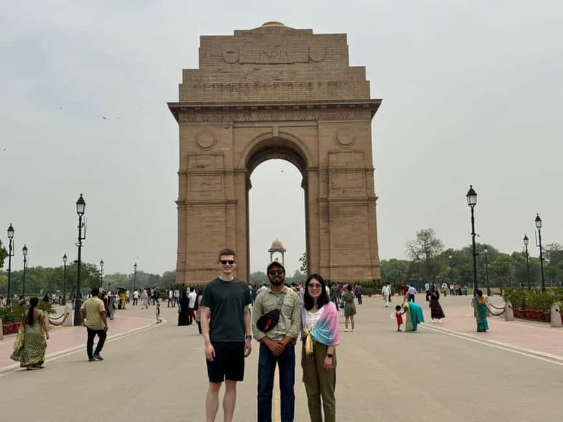 From New Delhi Airport : Guided Layover Old & New Delhi Tour - Lunch in New Delhi: plan for time, then pay for your meal