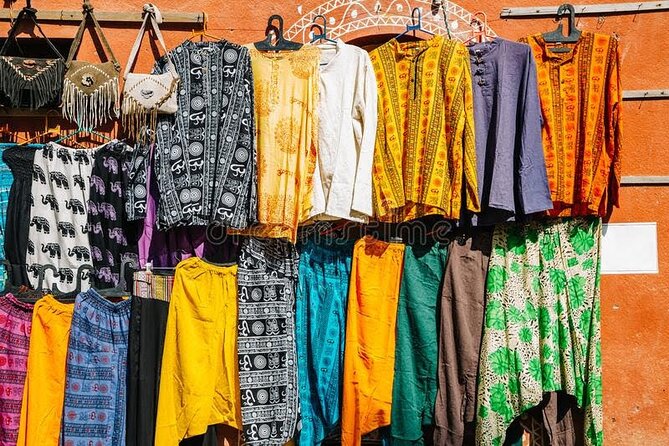 Full Day Customized Delhi Shopping Tour With Female Consultant - Connaught Place for crafts and fabrics, plus your lunch break