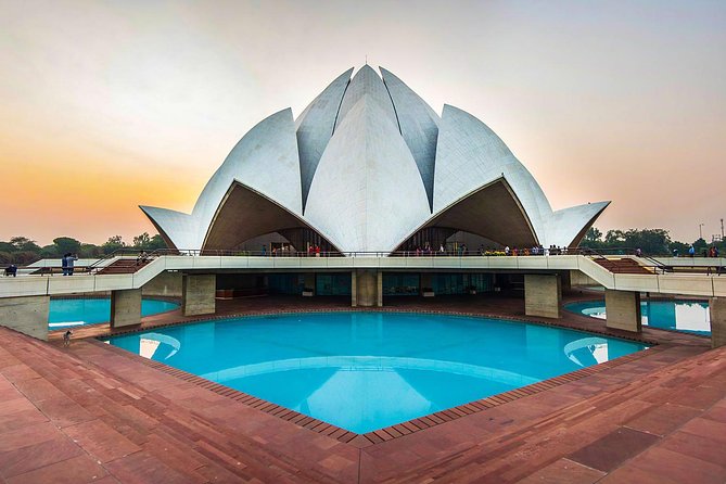 Full Day Old and New Delhi Private Tour with Guide - A private 8-hour loop that makes Old Delhi and New Delhi make sense