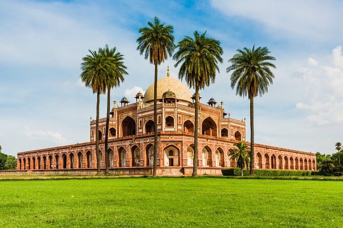 Full Day Old Delhi and New Delhi Tour - UNESCO day: Humayun’s Tomb and Qutub Minar in one route