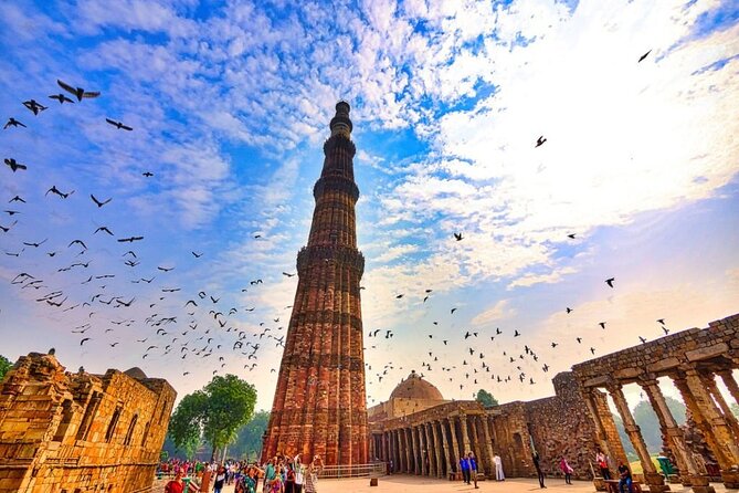 Full Day Old Delhi and New Delhi Tour - Old Delhi essentials: Jama Masjid, Chandni Chowk tuk-tuk ride, and Red Fort