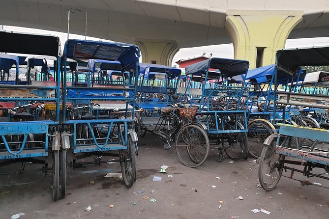 Full-Day Private Old and New Delhi Combo Tour - Getting Around: The A/C Private Car and a Driver Who Handles the Flow