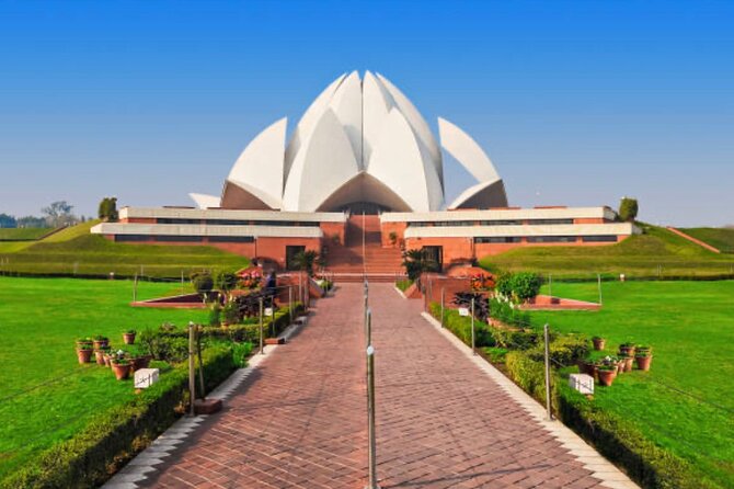 Full-Day Private Tour at Old & New Delhi - Old Delhi Start at Jama Masjid: Big Scale, Footwear Rules