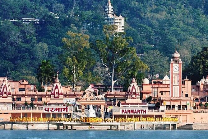 Full-Day Private Tour in Rishikesh & Haridwar - Sivananda Ashram: yoga roots, plus books if you want depth